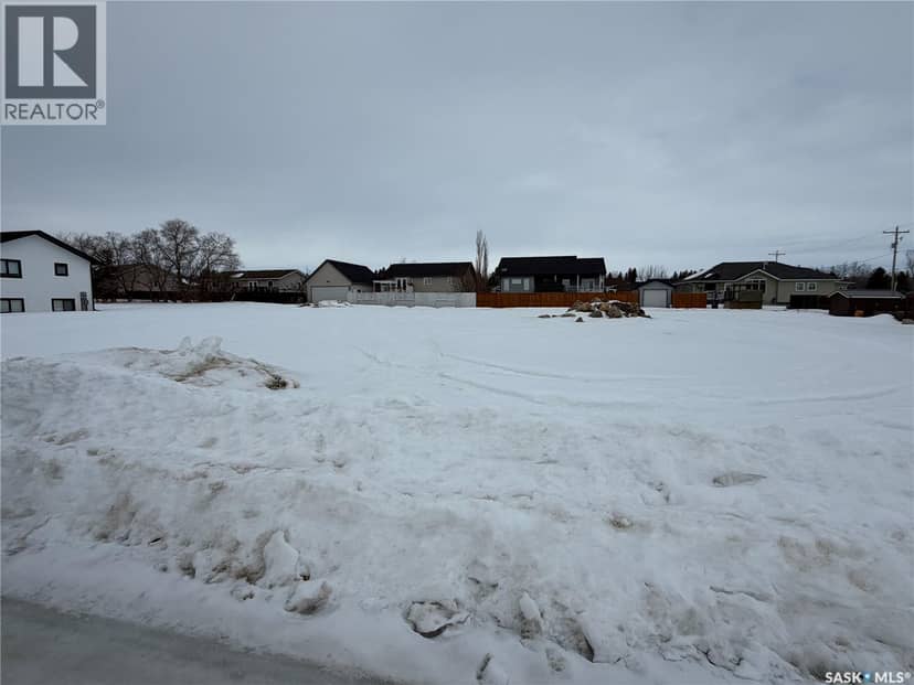 207 Willow CRESCENT — photo 2 of 2