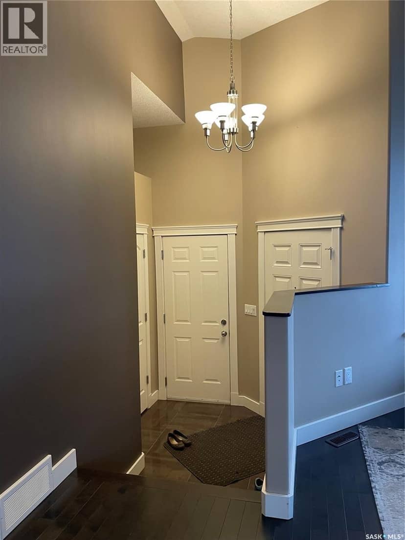 916 3rd STREET SE — photo 3 of 19