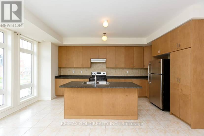 137 Inspire Boulevard — photo 7 of 12