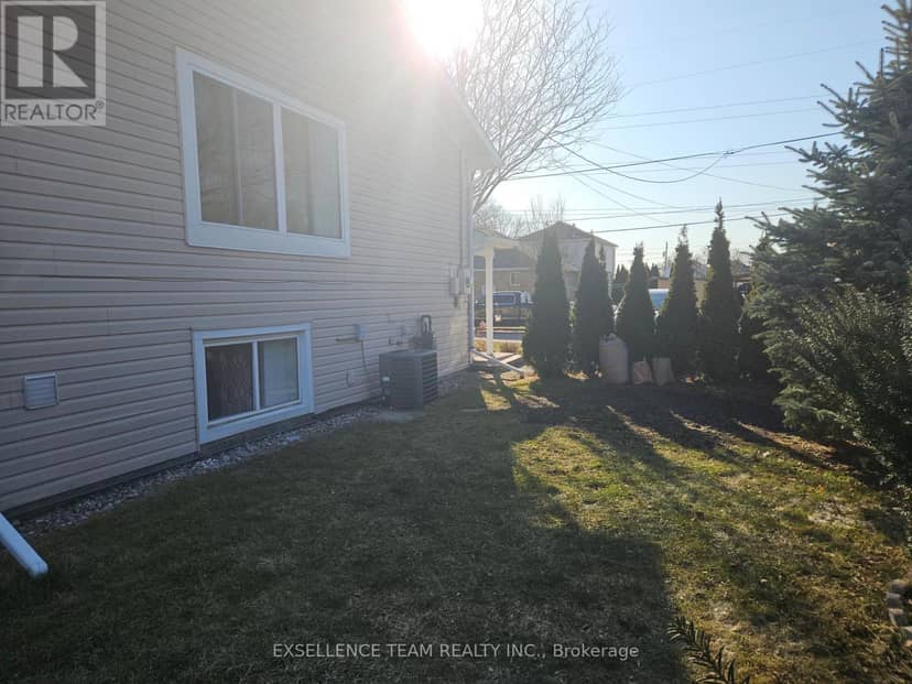 2 Bellamy Street — photo 3 of 40