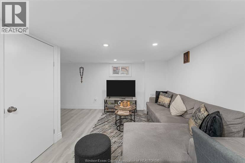 1771 Windermere ROAD — photo 23 of 38