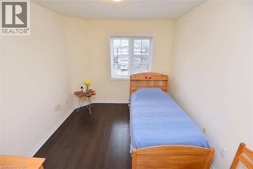 9 LYNCH Crescent — photo 28 of 39