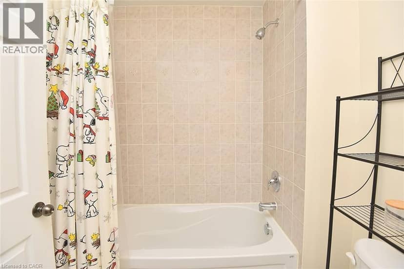 9 LYNCH Crescent — photo 29 of 39