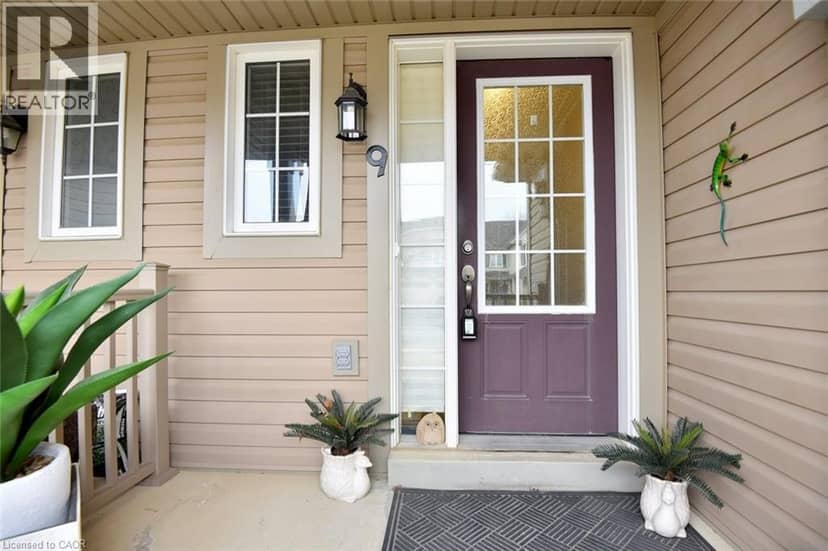 9 LYNCH Crescent — photo 3 of 39