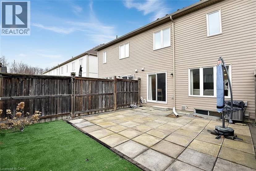 9 LYNCH Crescent — photo 34 of 39