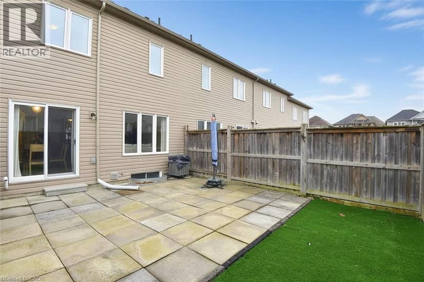 9 LYNCH Crescent — photo 35 of 39
