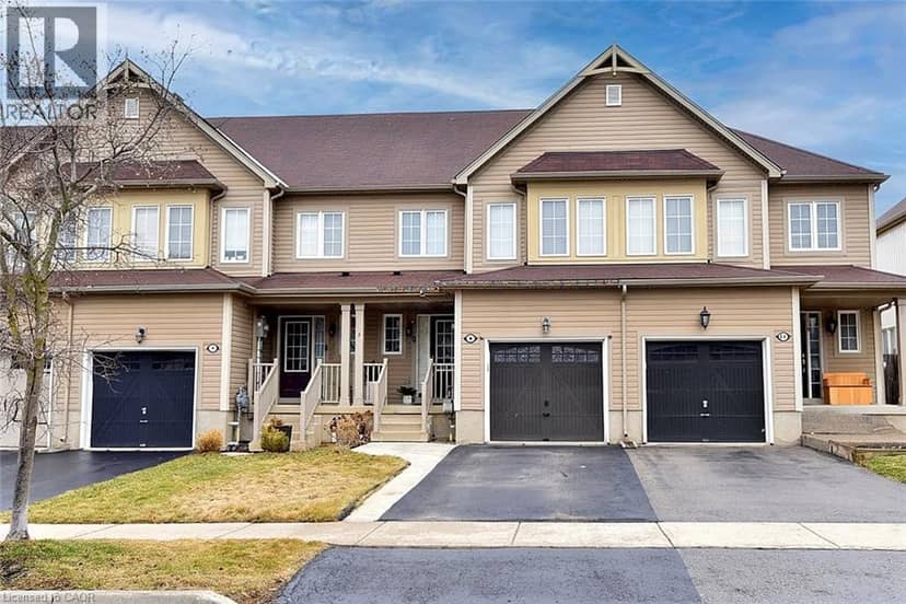 9 LYNCH Crescent — photo 5 of 39
