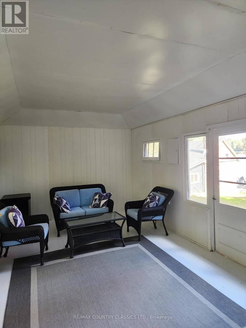 24 Daniels Lane — photo 10 of 30