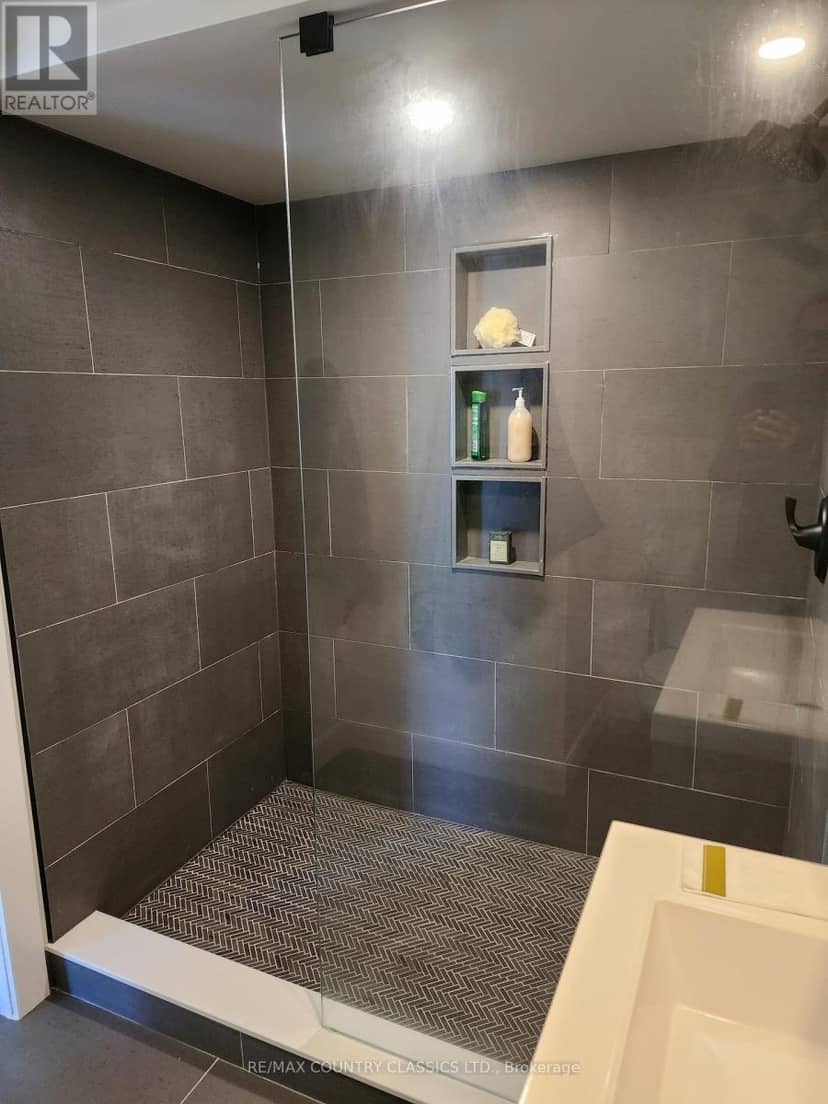 24 Daniels Lane — photo 15 of 30