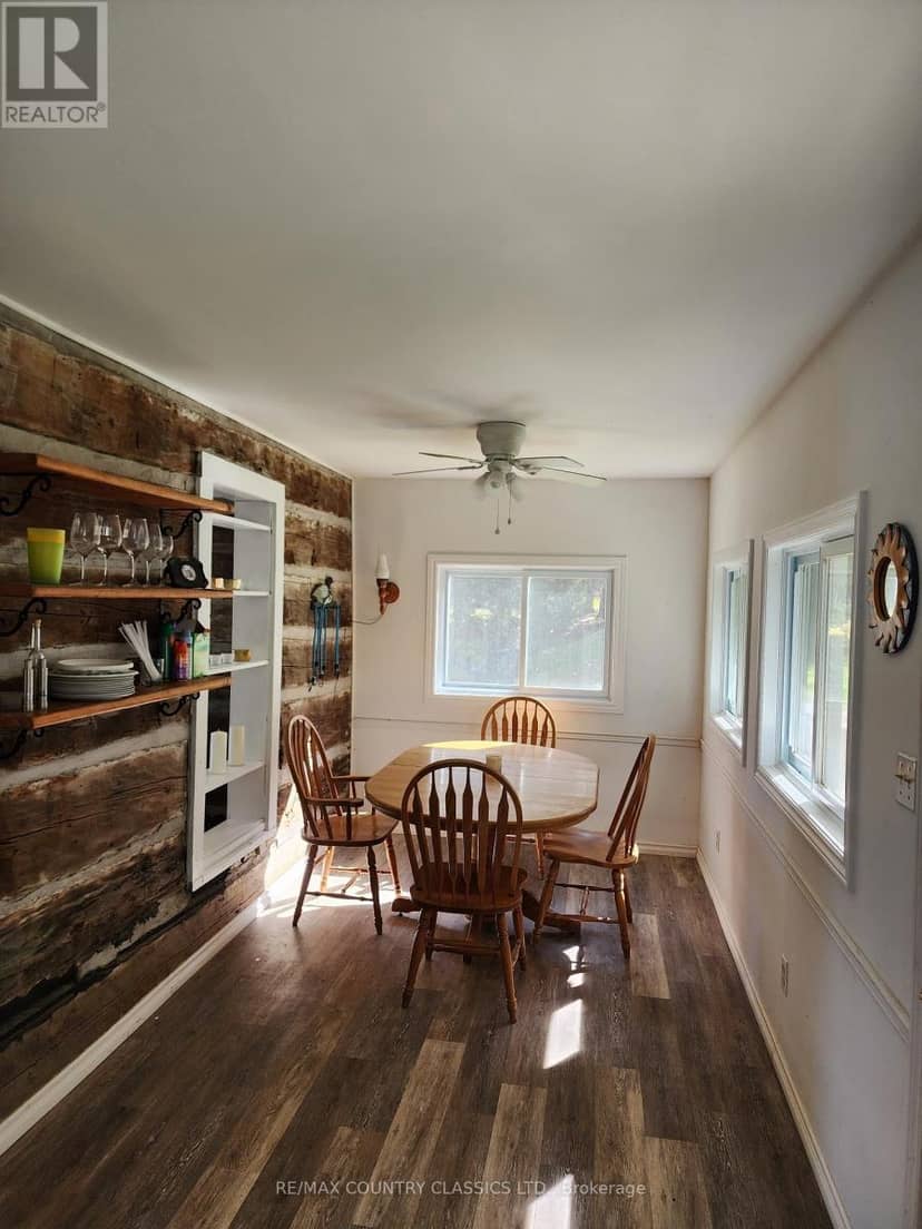 24 Daniels Lane — photo 4 of 30