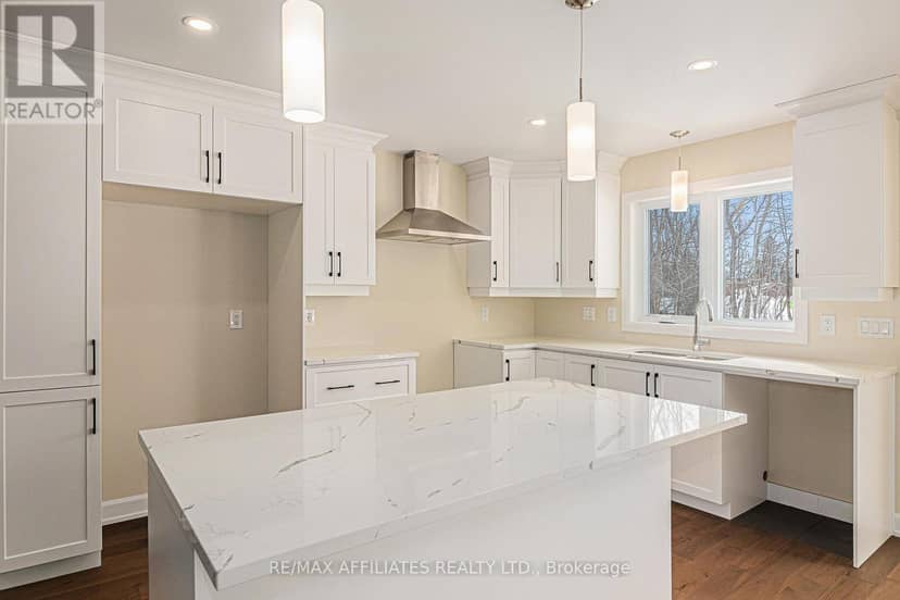 351 Voyageur Place, Russell, photo 6