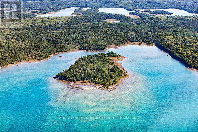 Fitzwilliam Island — photo 21 of 24