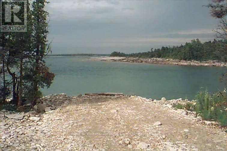 Fitzwilliam Island — photo 23 of 24