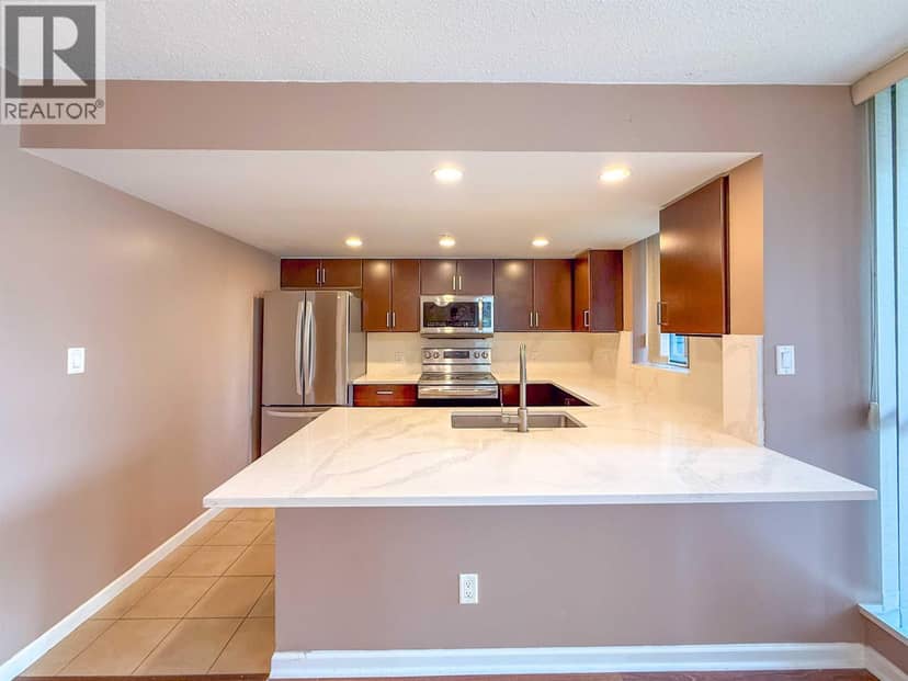 201 295 GUILDFORD WAY, Port Moody, photo 4