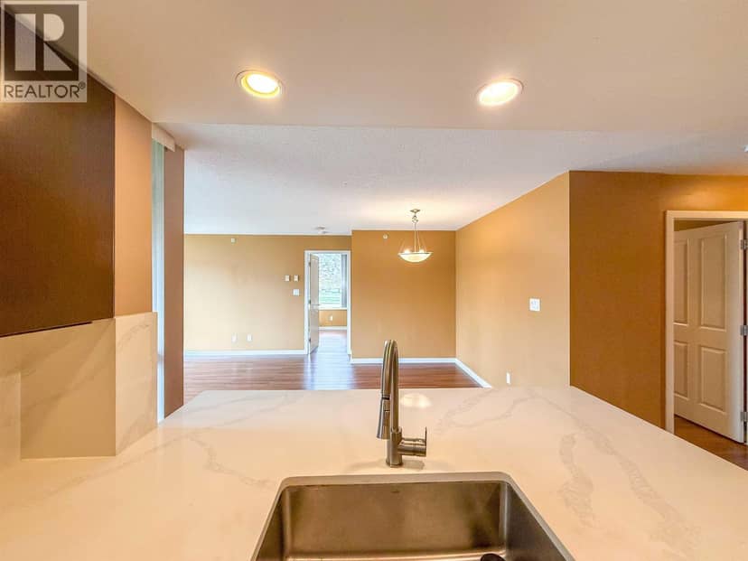 201 295 GUILDFORD WAY, Port Moody, photo 6