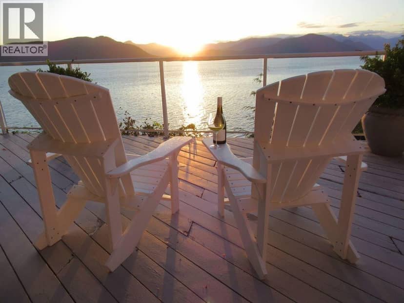 8255 PASCO ROAD, West Vancouver