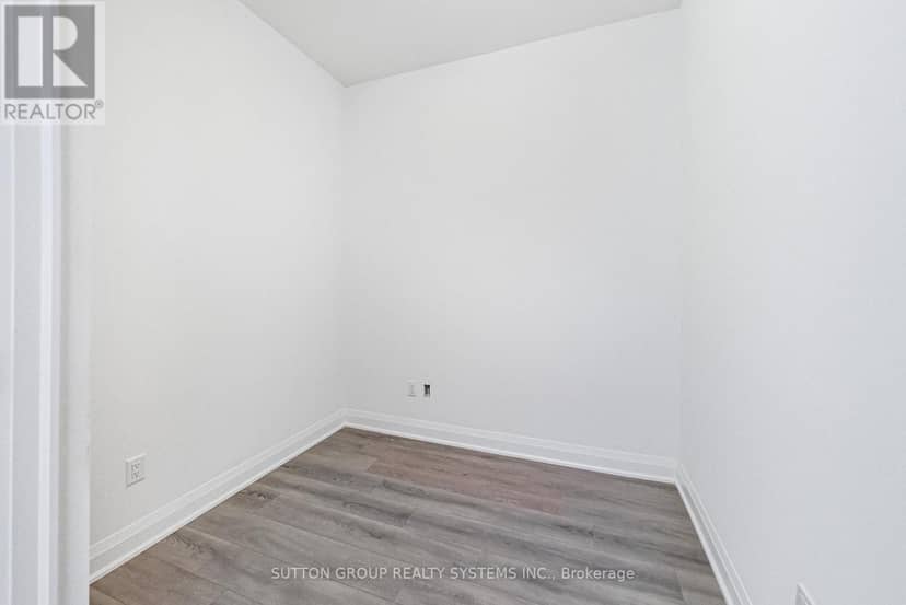 1704 - 10 Gatineau Drive — photo 7 of 27