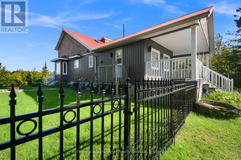 80 Corey Crescent — photo 5 of 40