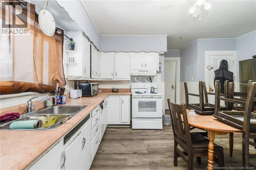 204 Duke Street — photo 2 of 26