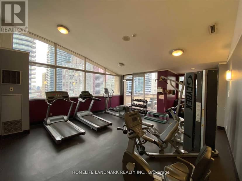 407 - 555 Yonge Street — photo 24 of 24