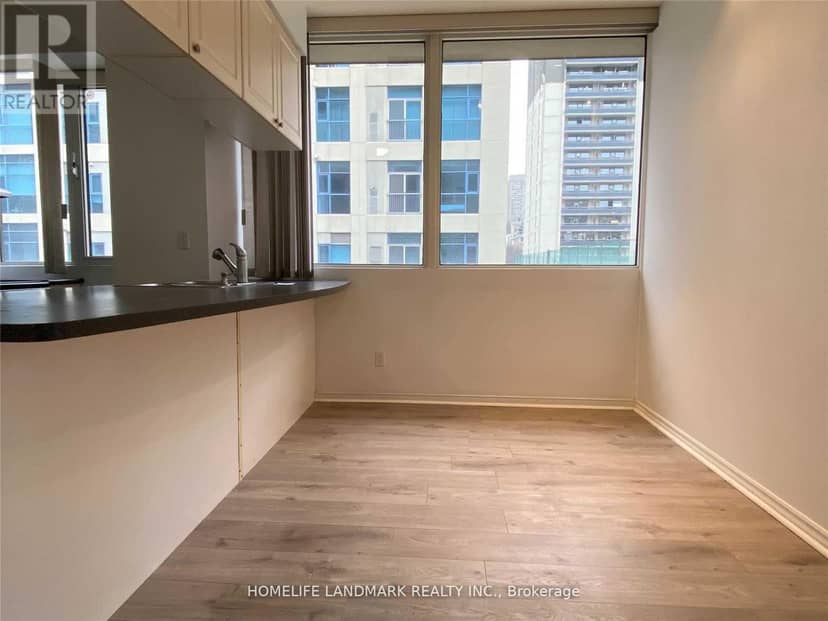 407 - 555 Yonge Street — photo 8 of 24