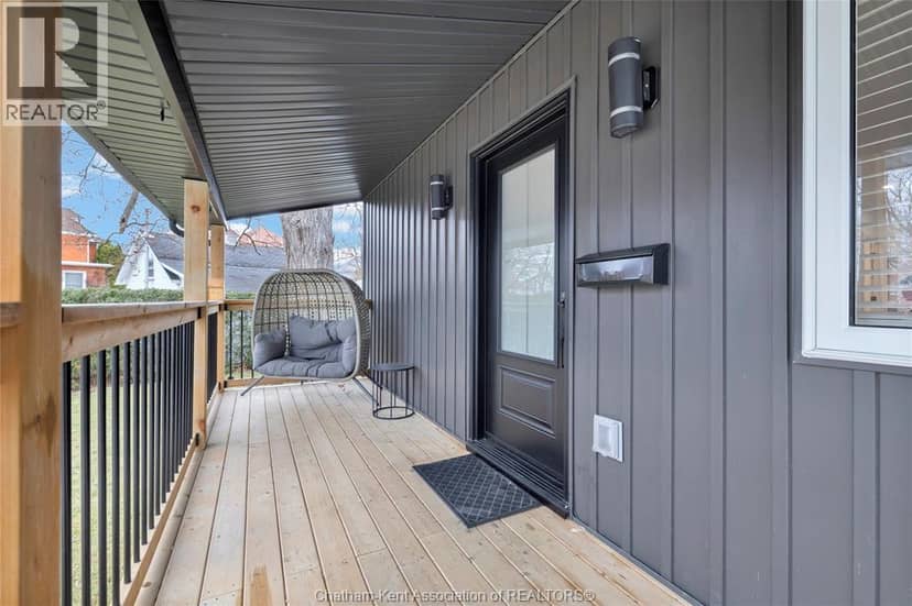 6 St Marie STREET — photo 4 of 32