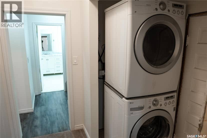 2128 Osler STREET — photo 13 of 35