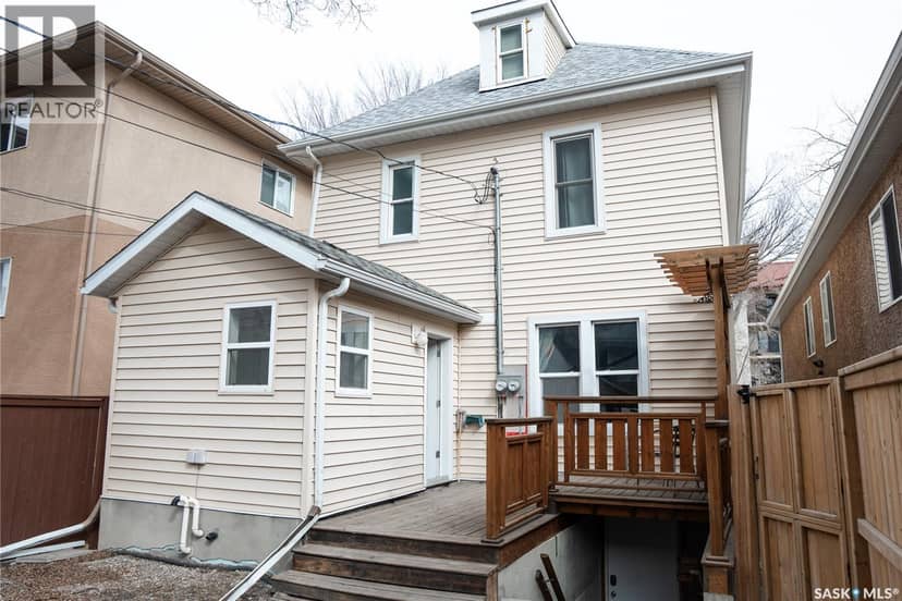 2128 Osler STREET — photo 33 of 35