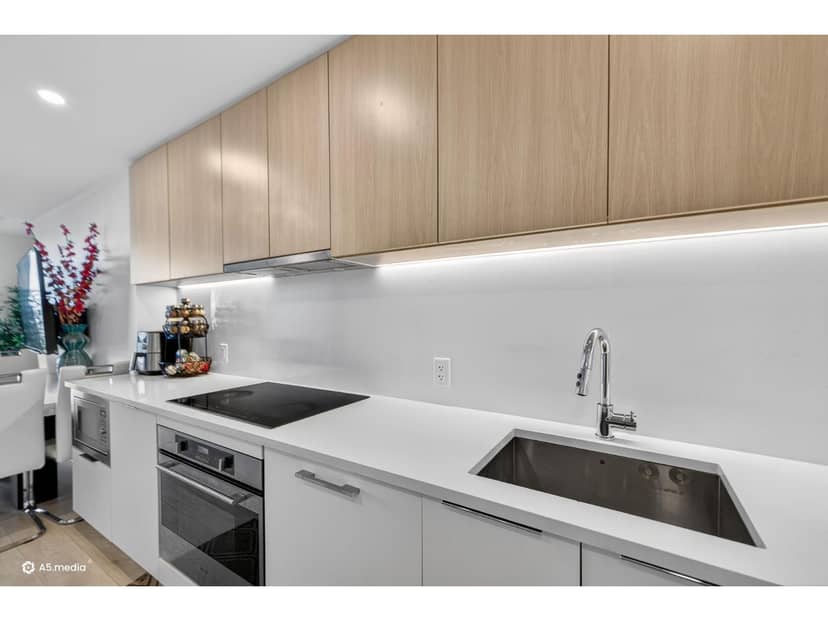 2602 13318 104 AVENUE, Surrey, photo 8