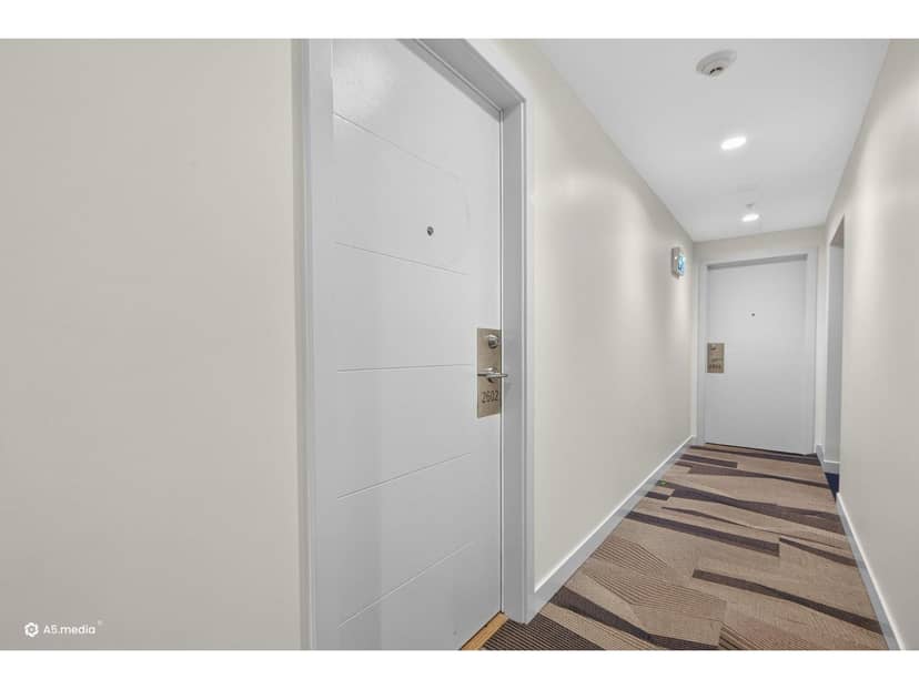 2602 13318 104 AVENUE, Surrey, photo 5