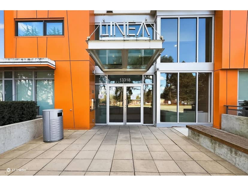 2602 13318 104 AVENUE, Surrey, photo 2