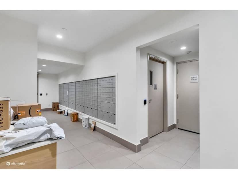 2602 13318 104 AVENUE, Surrey, photo 4