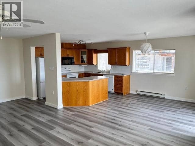 104-6900 BURNABY STREET, Powell River, photo 3