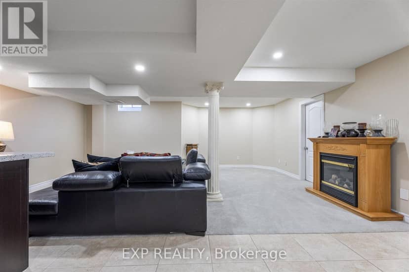 76 Hiberton Crescent — photo 16 of 17