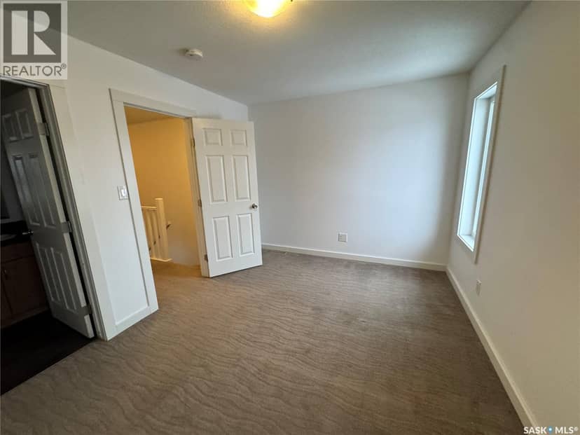 527 Alexandra STREET — photo 13 of 24