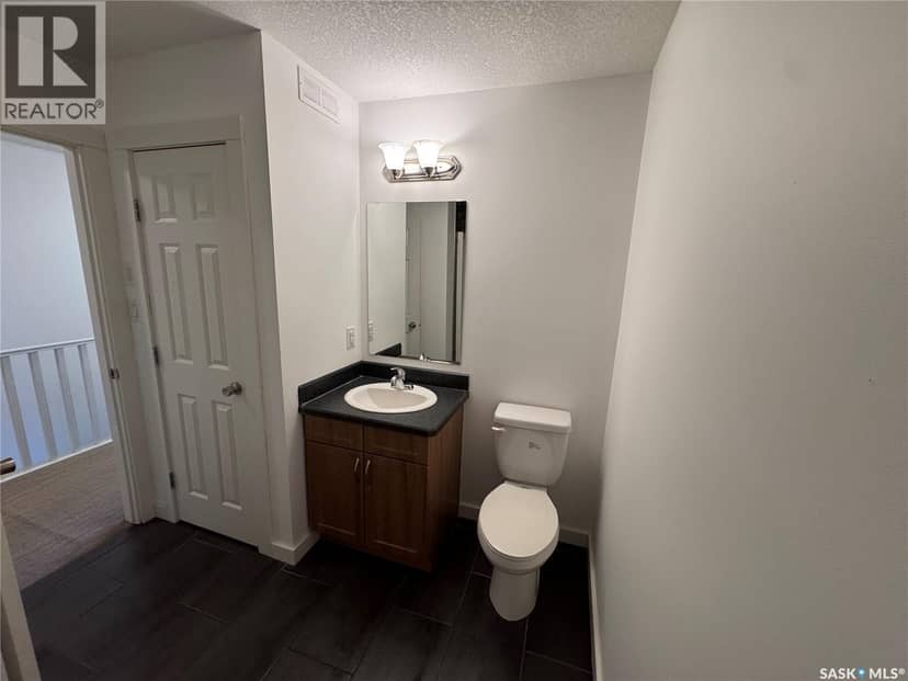 527 Alexandra STREET — photo 16 of 24