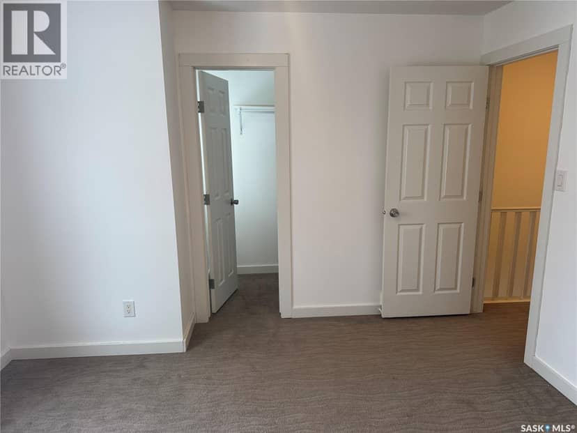 527 Alexandra STREET — photo 21 of 24