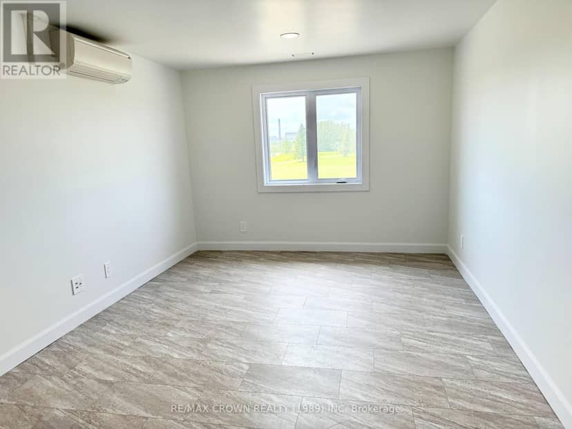22 Golf Street — photo 17 of 40