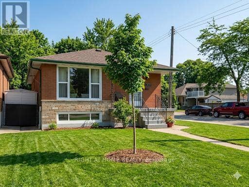 1224 Dunsmure Road — photo 1 of 20