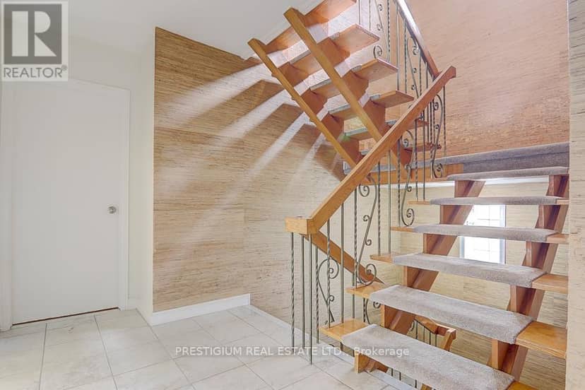 57 Laureleaf Road, Markham, photo 5