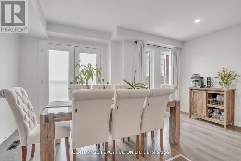 89 Fairlane Avenue — photo 10 of 40