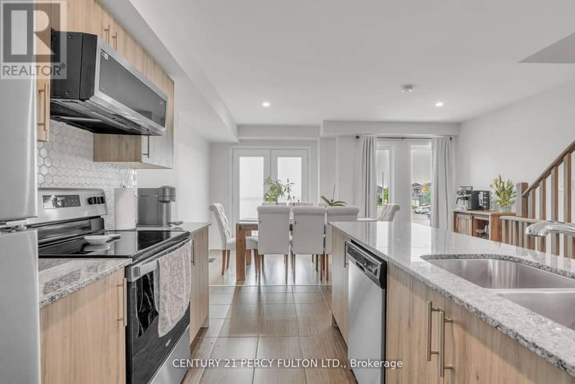 89 Fairlane Avenue — photo 12 of 40