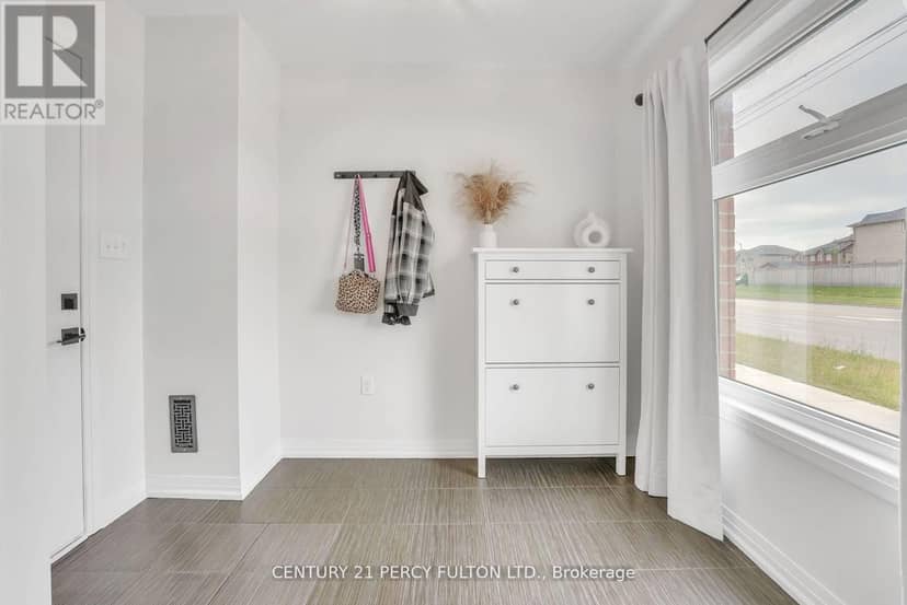 89 Fairlane Avenue — photo 6 of 40