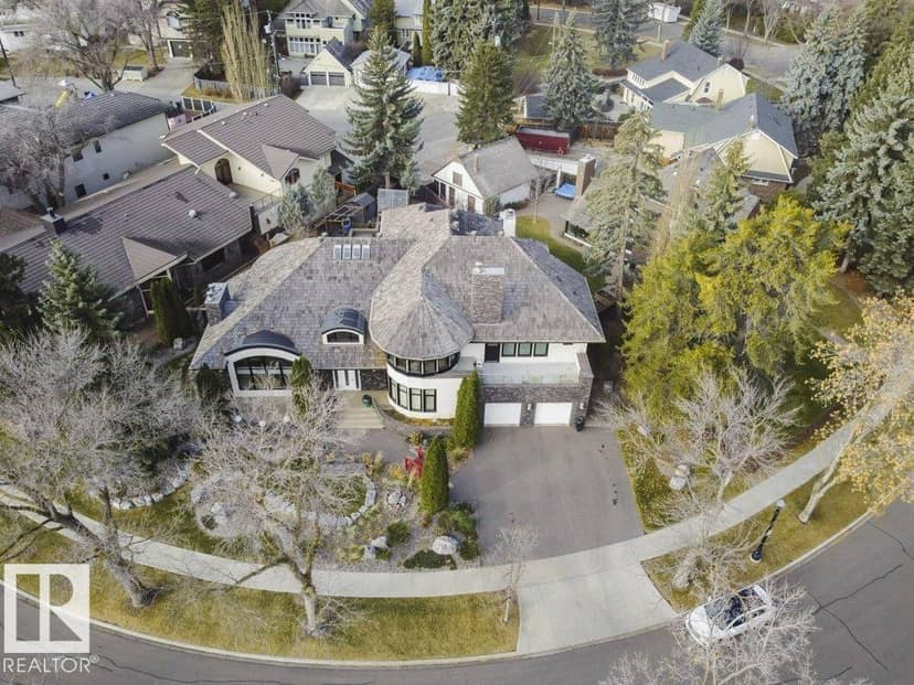 11 Wellington Cr NW, Edmonton, photo 2