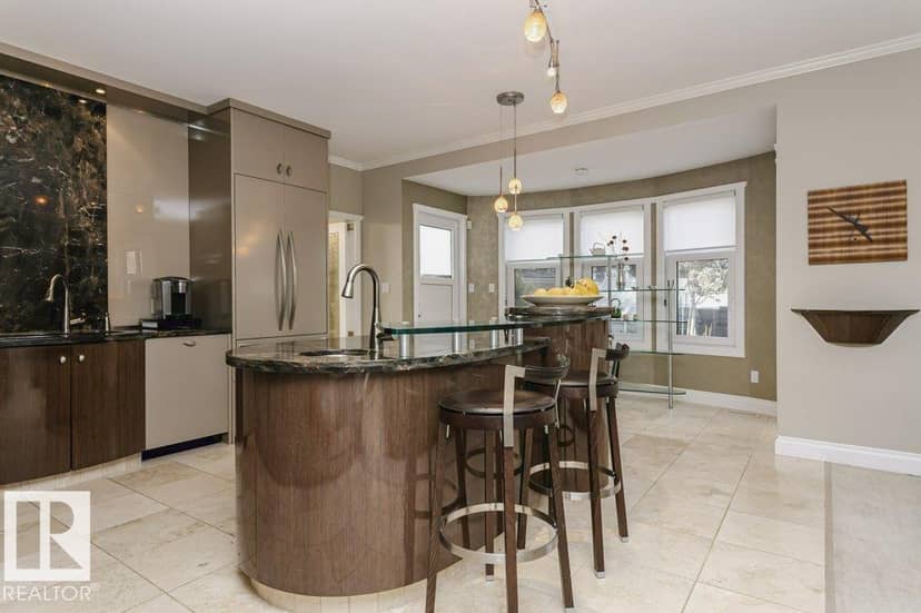 11 Wellington Cr NW — photo 20 of 40