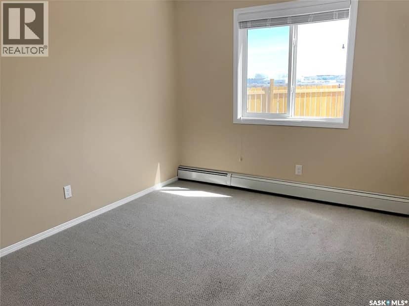 3 & 4 825 Gladstone STREET E — photo 15 of 35