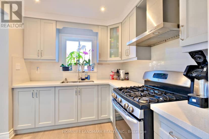 109 Tangmere Crescent — photo 10 of 27