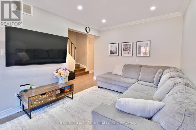 109 Tangmere Crescent — photo 7 of 27