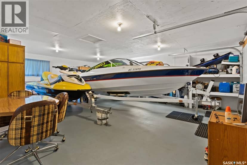 124 Merle CRESCENT — photo 9 of 40