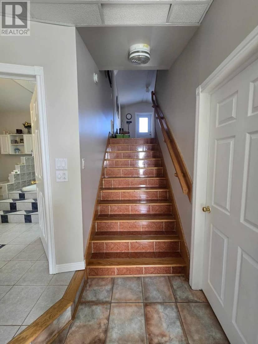 44 Neck Road — photo 17 of 26